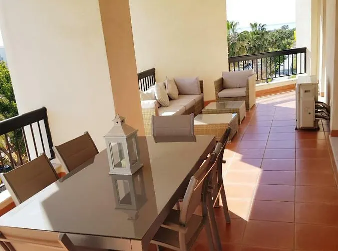 Lujoso Apartamento Con Espectacular Terraza Con Vistas Al Mar En Marbella