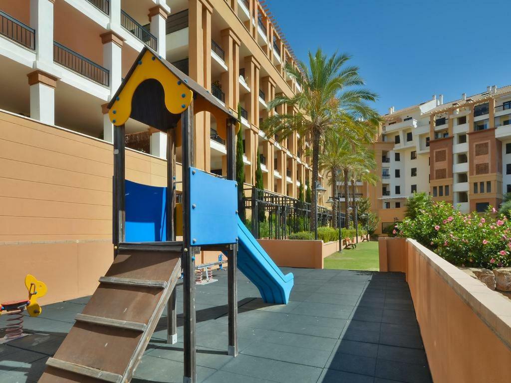 Lujoso Apartamento Con Espectacular Terraza Con Vistas Al Mar En Marbella