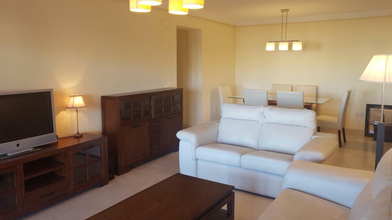 Lujoso Apartamento Con Espectacular Terraza Con Vistas Al Mar En Marbella