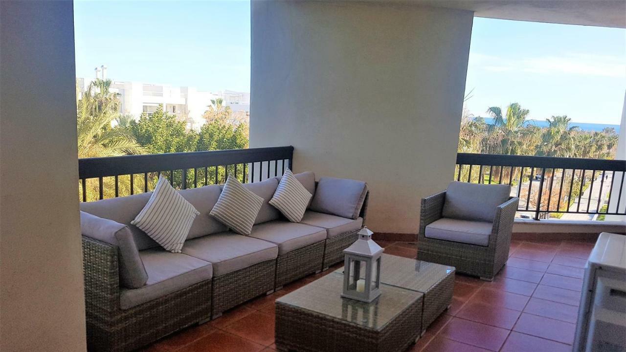Lujoso Apartamento Con Espectacular Terraza Con Vistas Al Mar En Appartement Marbella