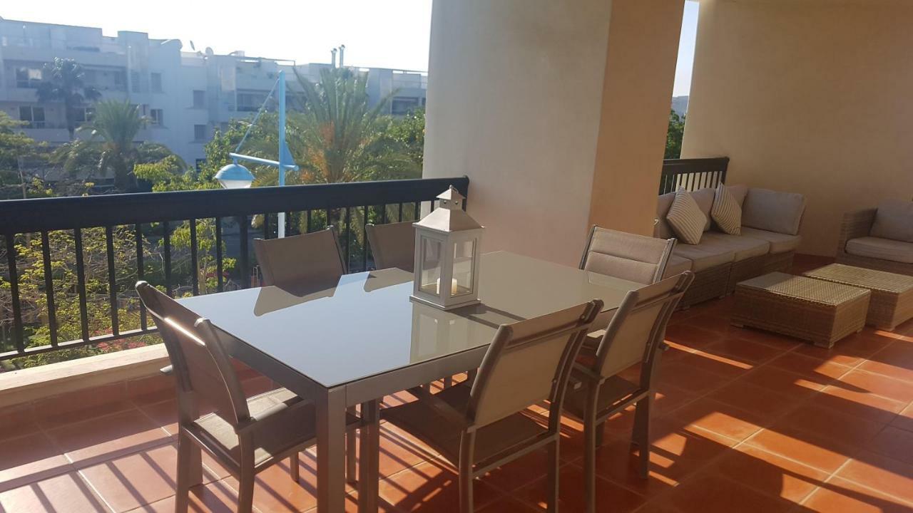 Lujoso Apartamento Con Espectacular Terraza Con Vistas Al Mar En Appartement Marbella