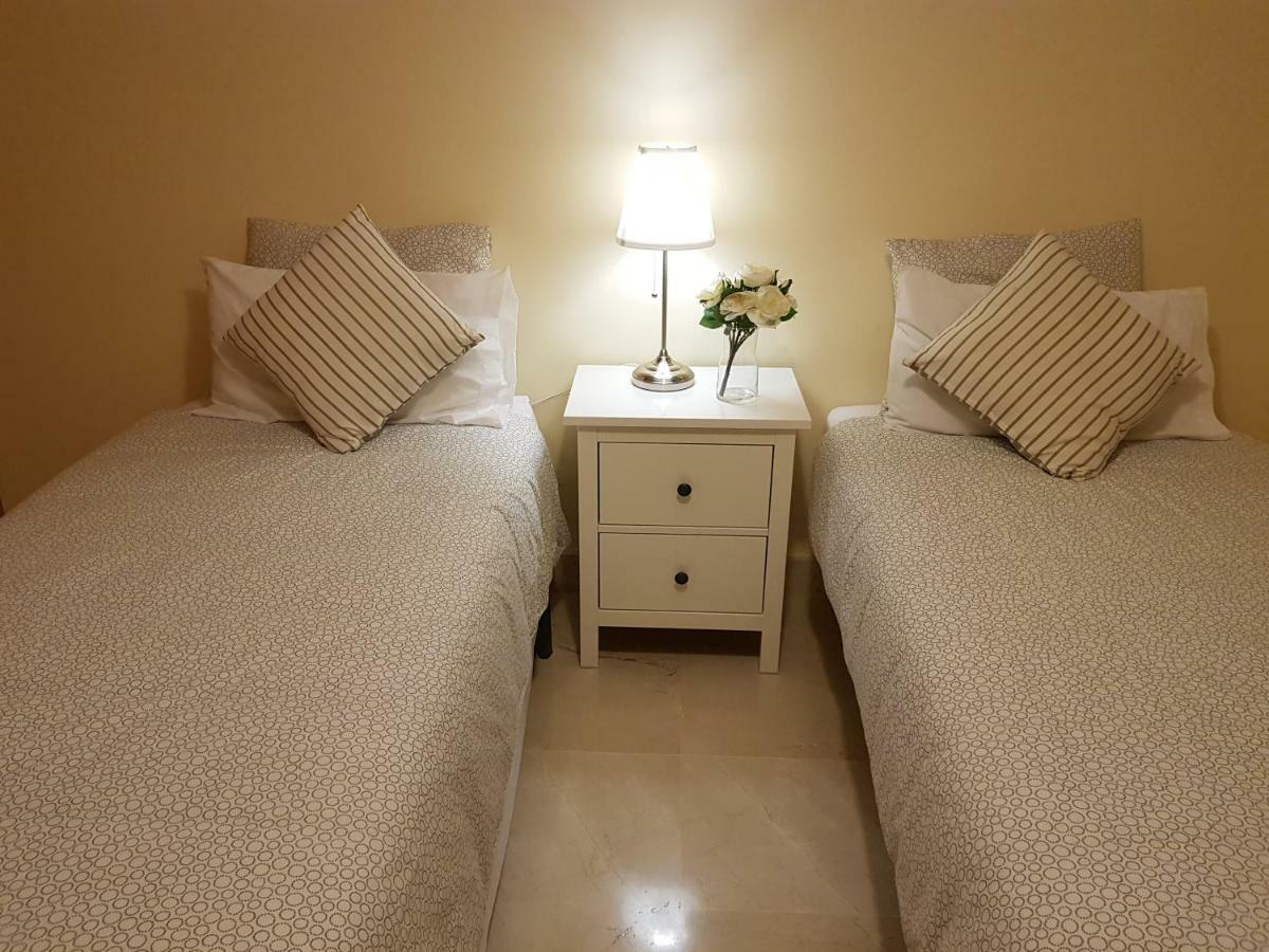 Lujoso Apartamento Con Espectacular Terraza Con Vistas Al Mar En Marbella